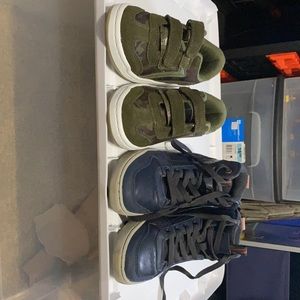 Boys shoes